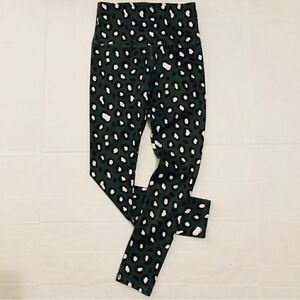 Cheeky Chickadee Yoga Pants/Leggings (M)
